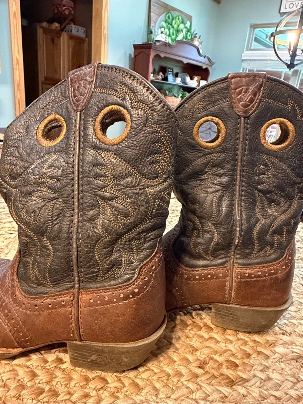 4LR Ariat Boys Boots Size 12